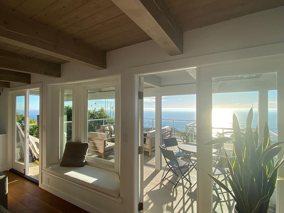 Main level living/outdoor deck