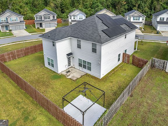 5th image of 672 Fairview Cir