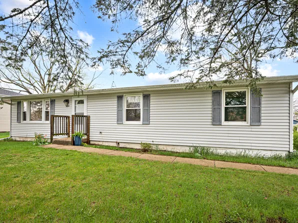 4300 Parkway Ave, McHenry, IL 60050