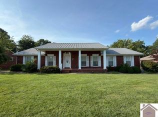 1606 Sycamore St, Murray, KY 42071