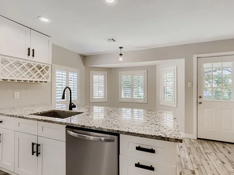 715 Fabulous Dr — Photo 11