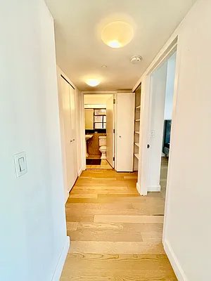 Rented by Cushman & Wakefield (Management) | media 7