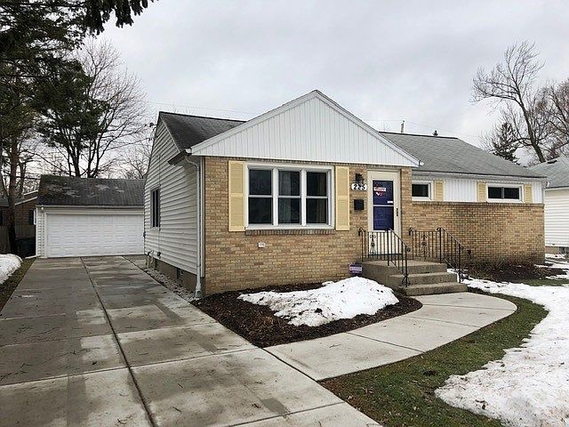 1st image of 225 Monroe Dr