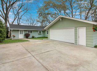 36979 N Rosedale Ave, Gurnee, IL 60031