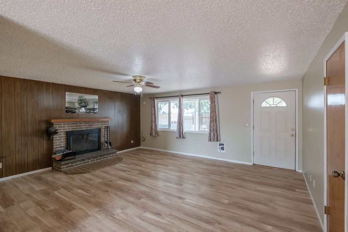 next background image