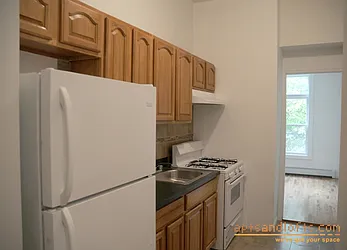 Rented by aptsandlofts.com