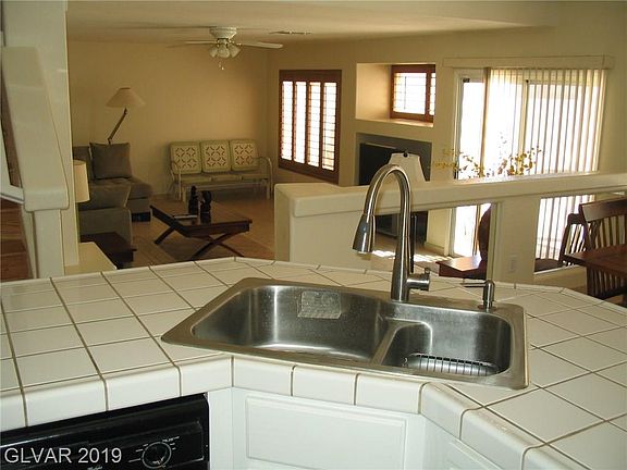 5th image of 1647 Silver Falls Ave