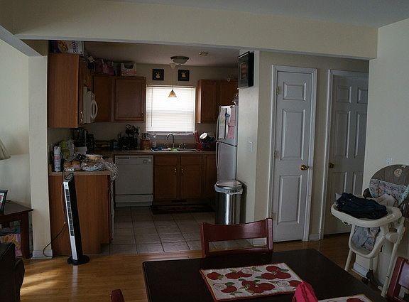 3rd image of 117 N 15th Ave