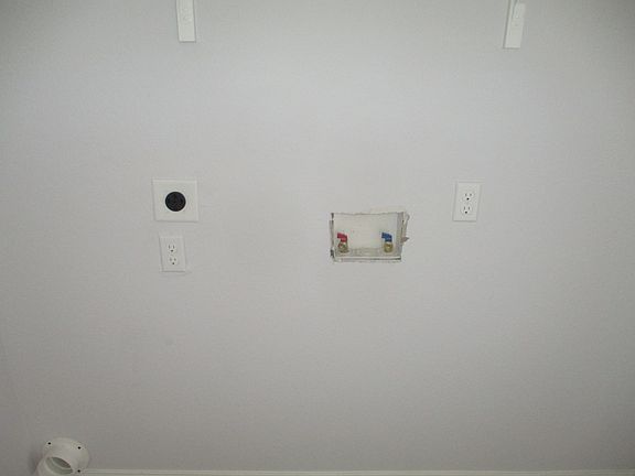 5th image of 8205 Oak Knoll Ln #A