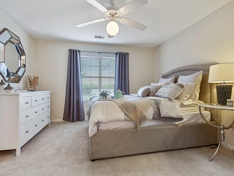 The Retreat at Grande Lake Apartments — Photo 21