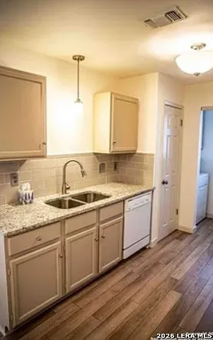 1 bed, 1.0 bath, 6676 sqft, $1,100 — Photo 1