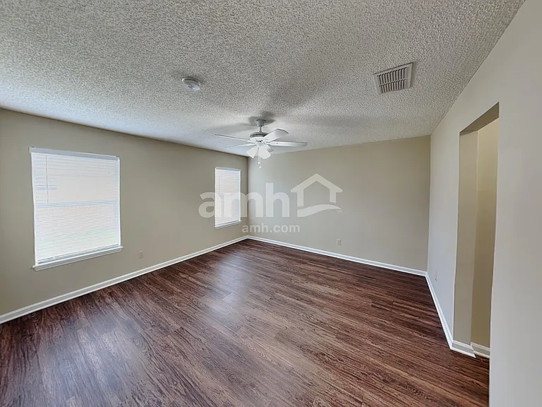 11062 Gullwing Ct — Photo 8