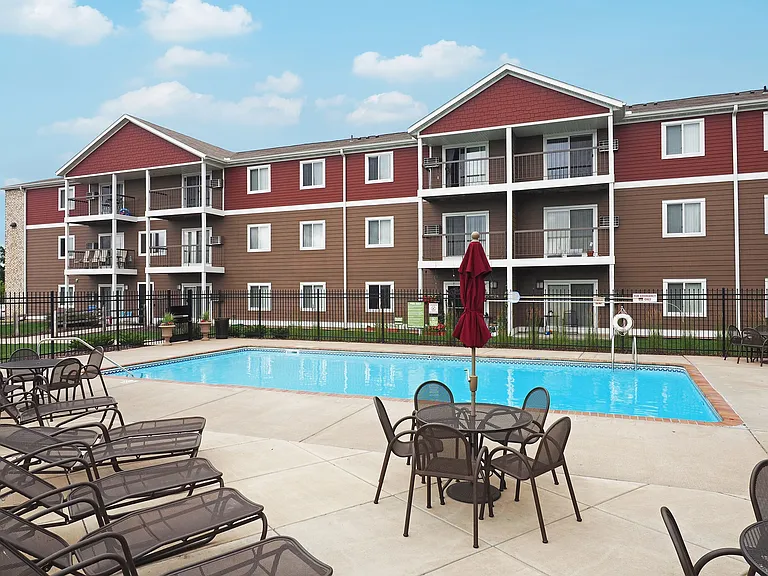 Bedford Apartments — Photo 16