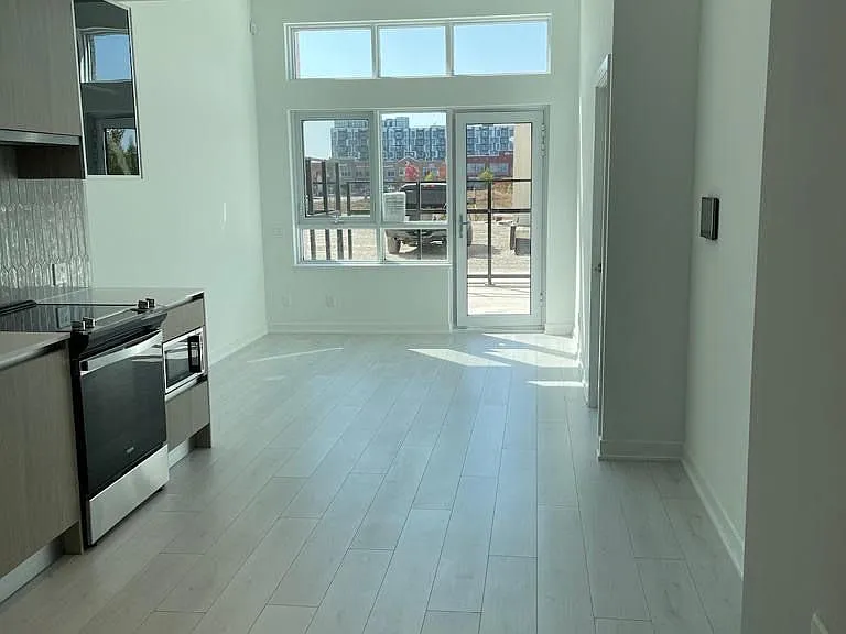 405 Dundas St W #104 — Photo 24