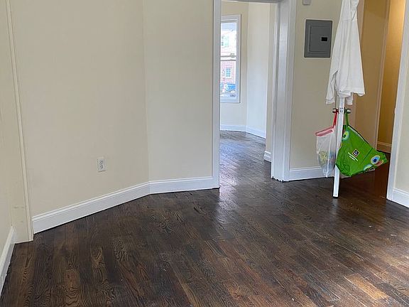 4th image of 130 S 8th St Unit 1