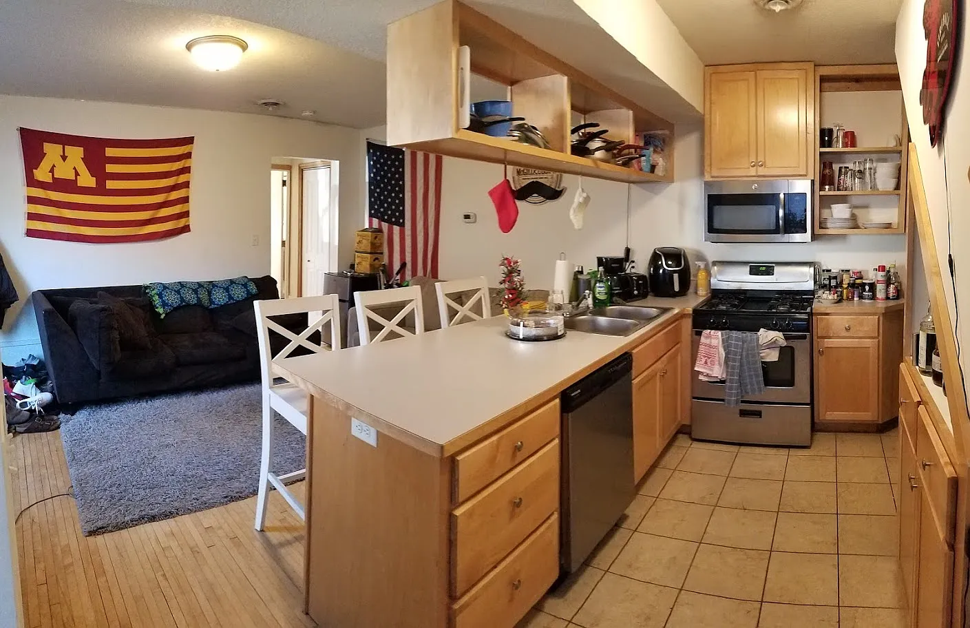 4 bed, 2200 sqft, $1,995 — Photo 1