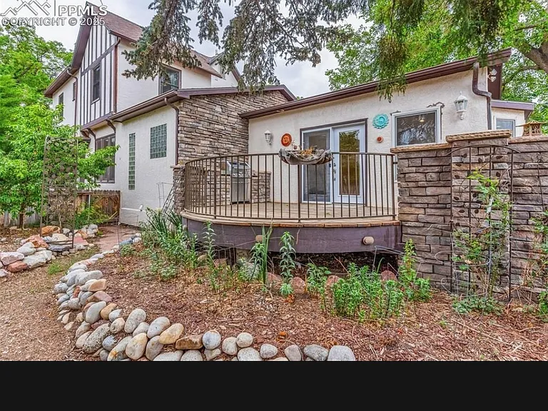 2414 N Greenwood St — Photo 15