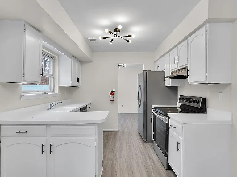 1401 Delaware Ave — Photo 4