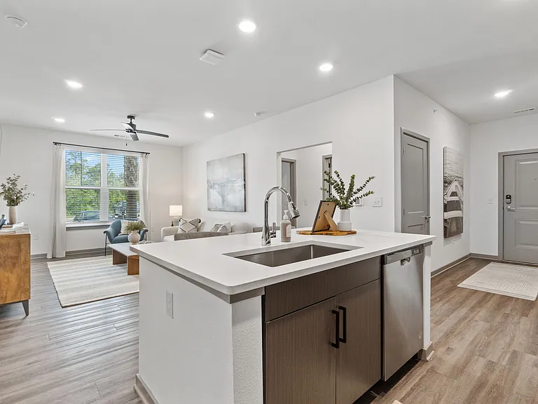 The Quinn Luxury Apartments — Photo 55