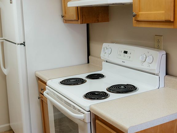 5th image of 303 N Water St APT 1