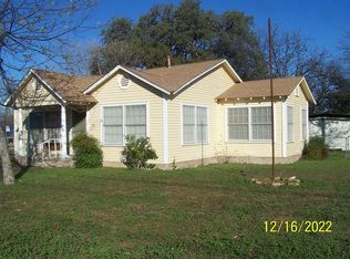 606 W Commerce St, San Saba, TX 76877