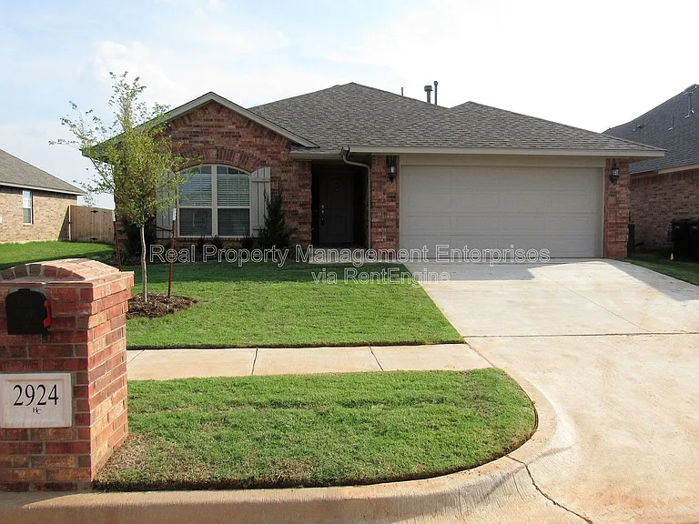 2924 NW 181st St — Photo 2