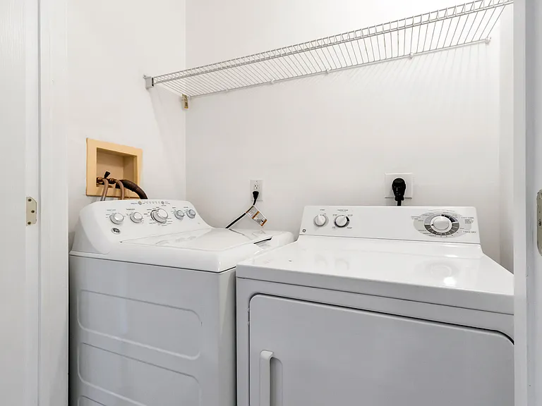 1318 Bainbridge St — Photo 24