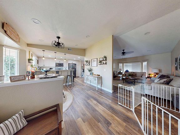 5th image of 1744 Hyde Park Ln