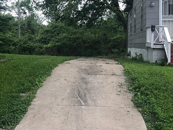 4th image of 5914 Elmwood Ave