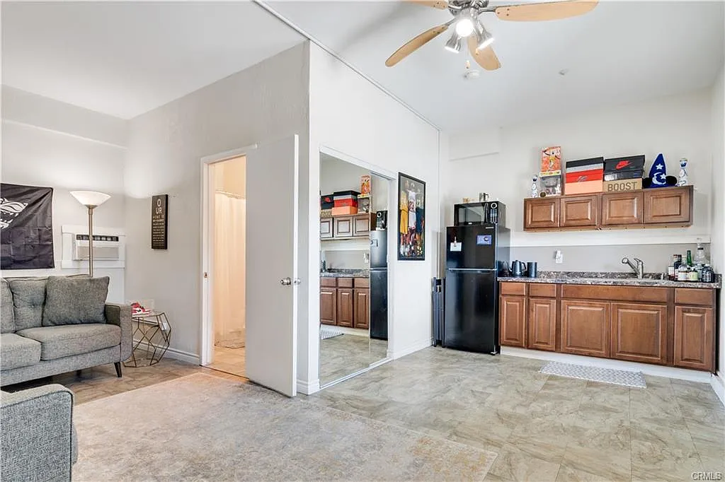 Studio, 400 sqft, $1,150 — Photo 2