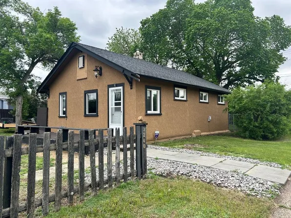 1240 Newcastle Trl, Drumheller, AB T0J 0Y2