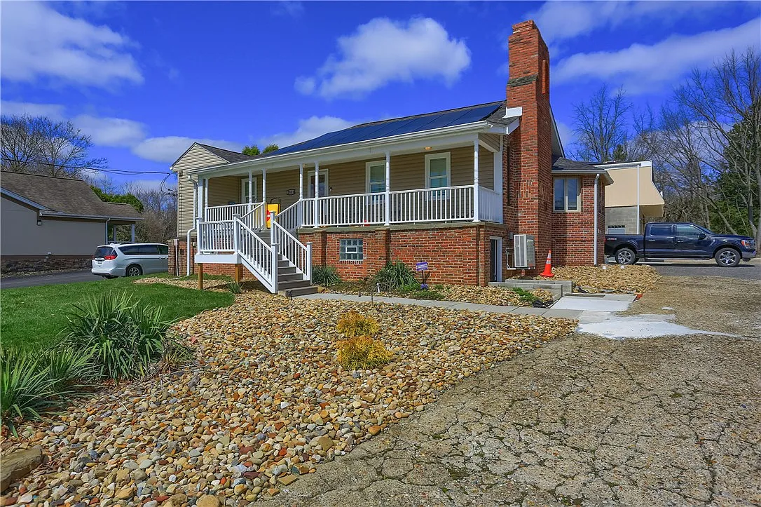 2 bed, $2,800 — Photo 1