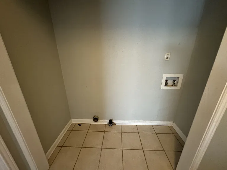 397 Oakland Rd — Photo 12