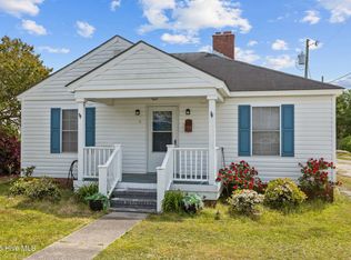 1403 Evans St, Morehead City, NC 28557