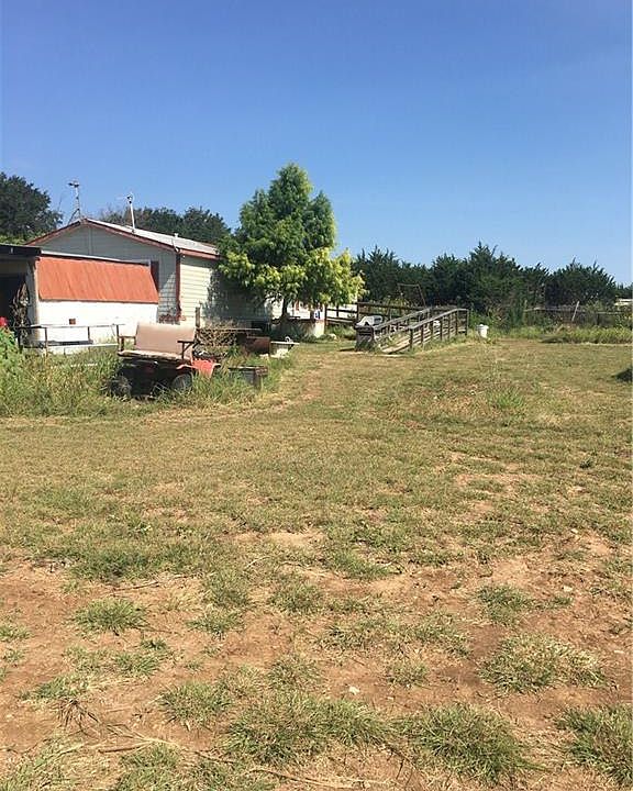 2nd image of 200 N Bear Creek Rd