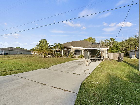 5th image of 370 SW Tulip Boulevard