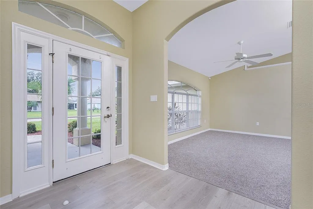 4 bed, 2.0 bath, 2015 sqft, $1,850 — Photo 2