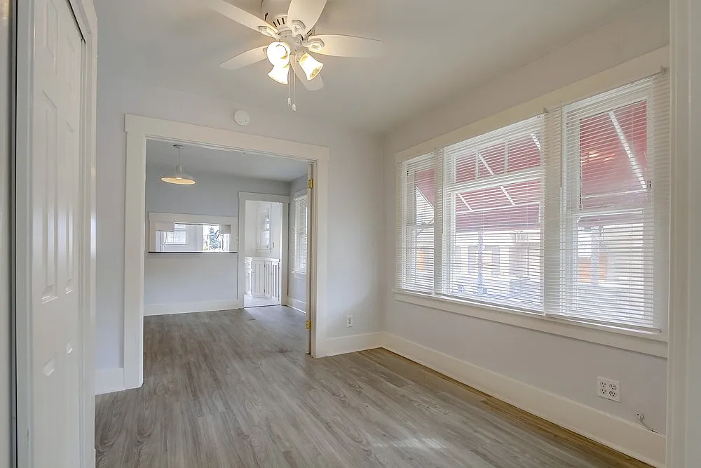 Building Photo - 502 Elm Ave #504