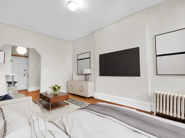 226 East 27th Street 5C image 3 of 12