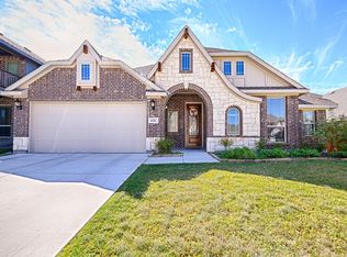 621 Ridgewater Trl, Fort Worth, TX 76131