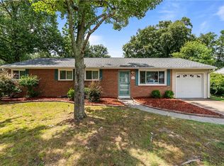 135 Goldcrest Dr, Chesapeake, VA 23325