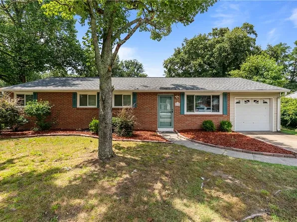 135 Goldcrest Dr, Chesapeake, VA 23325