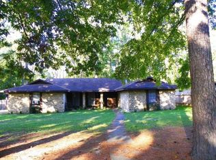 1408 Shadybrook Ln, Lufkin, TX 75904