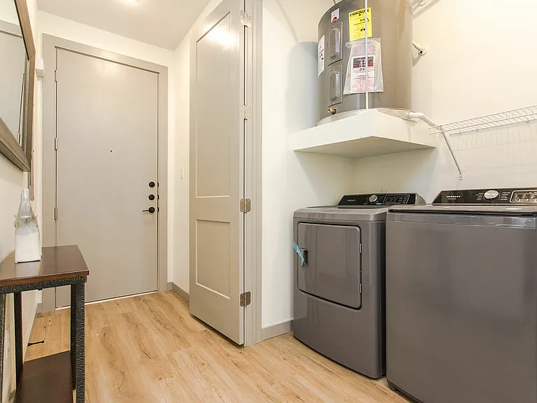 4001 Roseland Ave — Photo 56