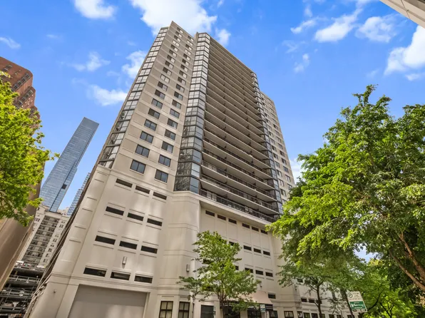 33 W Delaware Pl APT 22J, Chicago, IL 60610
