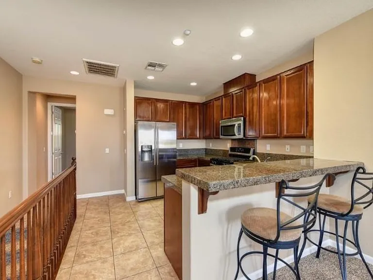 1506 Hudson Cir — Photo 5
