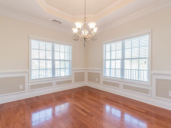 4th image of 259 Nestlebrooke Dr