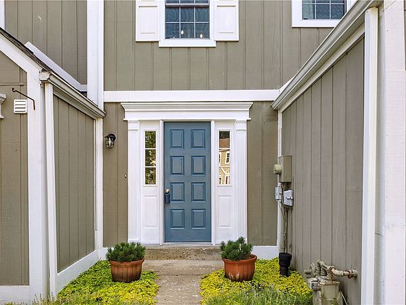 3rd image of 47 New London Ln