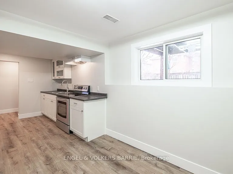 31 Finlay Rd — Photo 6