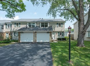 25W028 Keswick Ln, Naperville, IL 60540